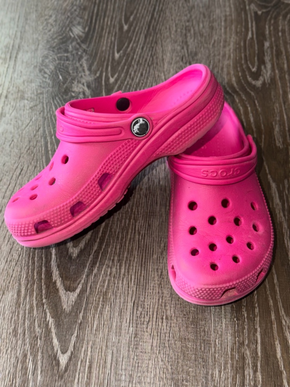 CROCS Kids Classic Clog in Bright Pink